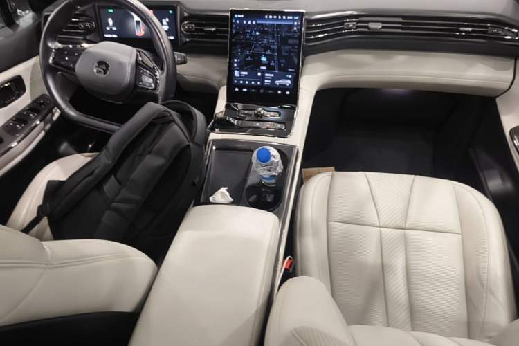 Used Nio ES8 2020 415 km Range 6-Seater Version Center Console