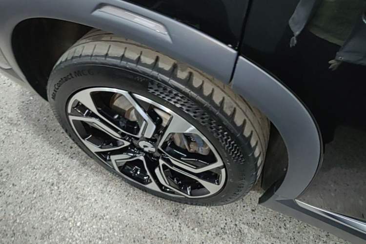 Used Nio ES8 2020 415 km Signature Edition 6-Seater Version Exterior 5