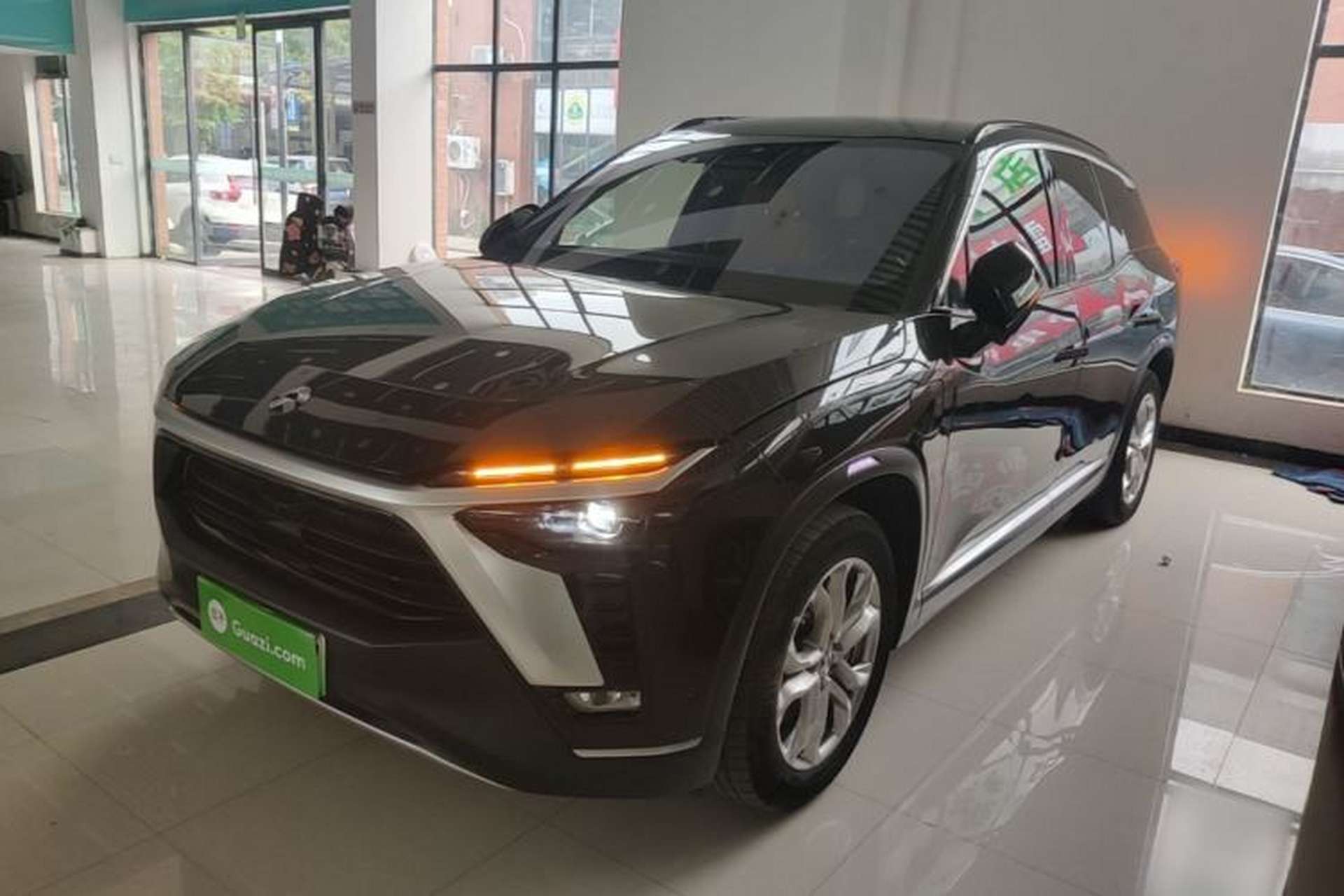 Used Nio ES8 2020 580 km Range 7-Seater Version Front Left 45 Deg