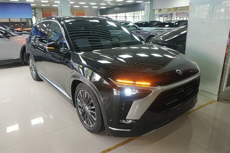 Used Nio ES8 2020 450 km Range 6-Seater Version Front Right 45 Deg