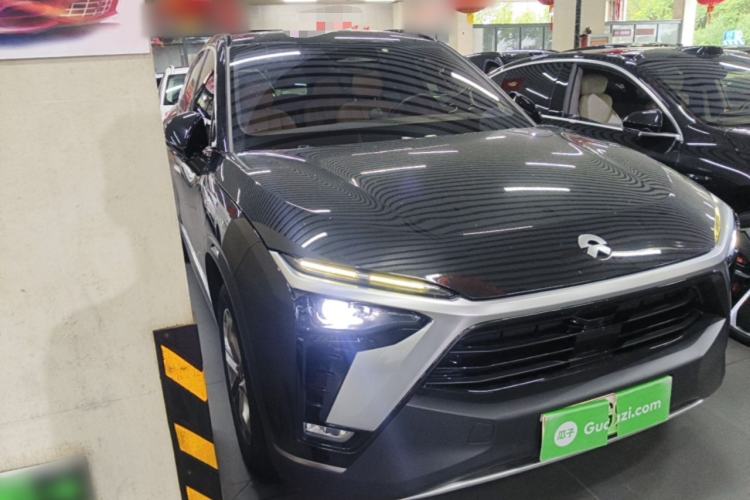 Used Nio ES8 2020 415 km Range 6-Seater Version Front Right 45 Deg