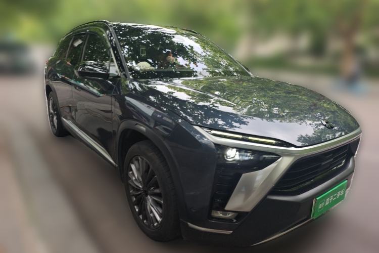 Used Nio ES8 2020 415 km Range 6-Seater Version Front Right 45 Deg