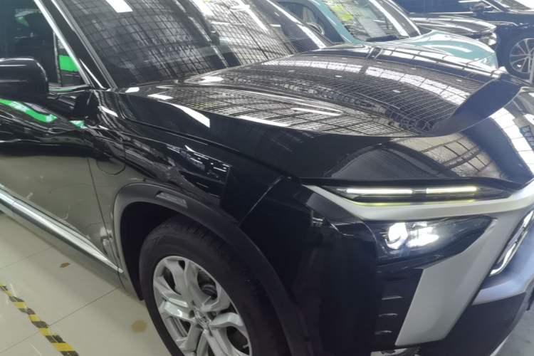 Used Nio ES8 2020 580 km Range Six-Seater Version Front Right 45 Deg
