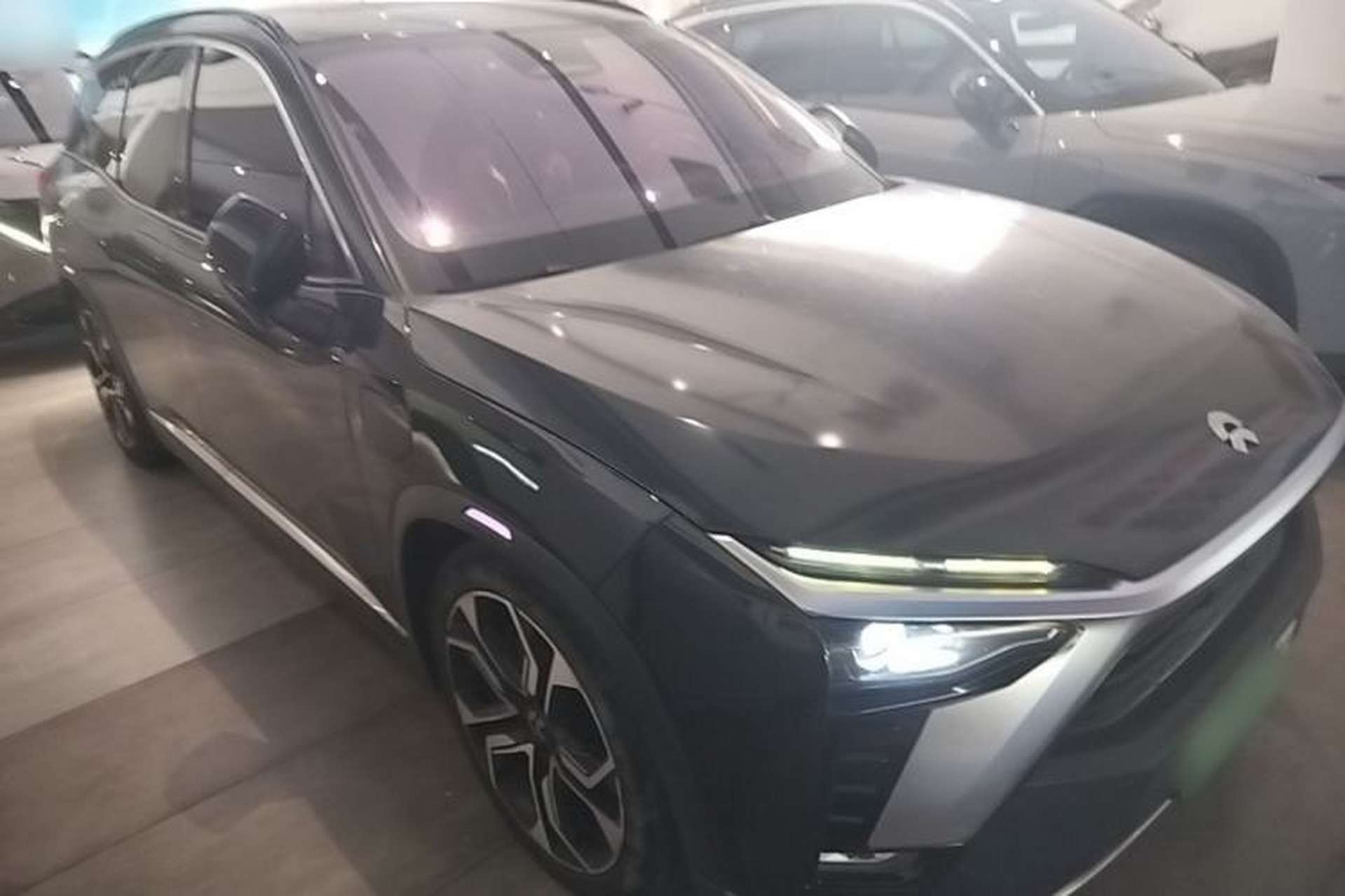 Used Nio ES8 2020 415 km Signature Edition 6-Seater Version Front Right 45 Deg
