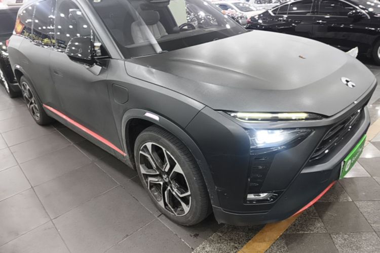 Used Nio ES8 2020 415 km Range 6-Seater Version Front Right 45 Deg