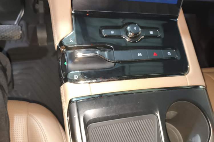 Used Nio ES8 2020 415 km Range 6-Seater Version Gear Lever