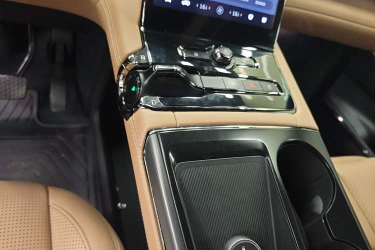Used Nio ES8 2020 415 KM Signature Edition 7-Seater Version Gear Lever