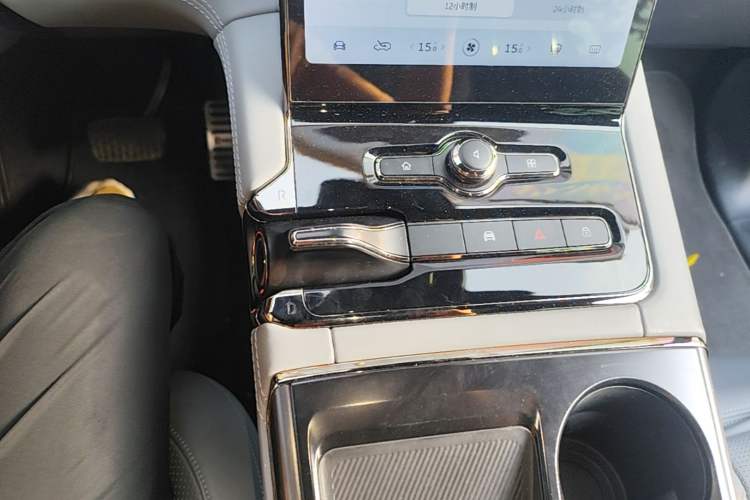 Used Nio ES8 2020 580 km Range Signature Edition Six-Seater Version Gear Lever