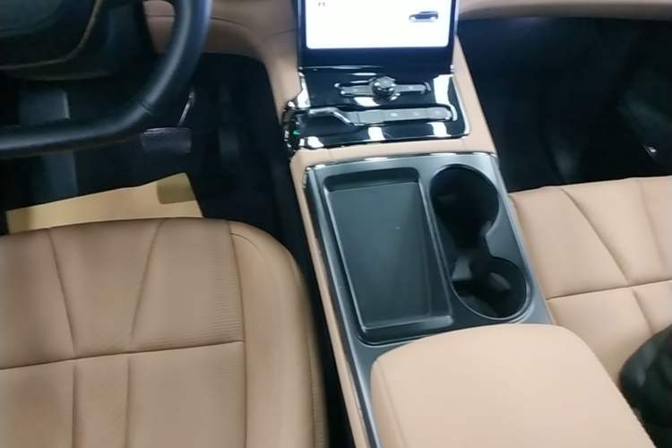 Used Nio ES8 2020 580 km Range Six-Seater Version Gear Lever