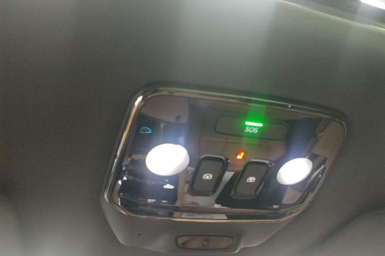 Used Nio ES8 2020 415 km Range 6-Seater Version Headliner