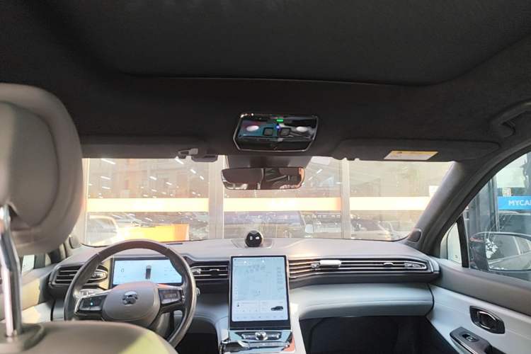 Used Nio ES8 2020 580 km Range Signature Edition Six-Seater Version Headliner