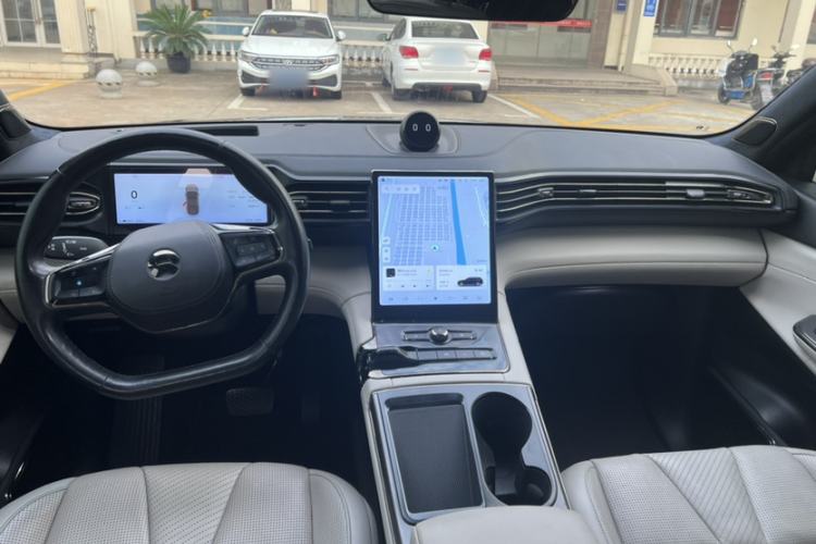 Used Nio ES8 2020 415 KM Signature Edition 7-Seater Version Interior 5