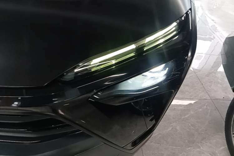 Used Nio ES8 2020 580 km Range Signature Edition Six-Seater Version Left Front Headlight