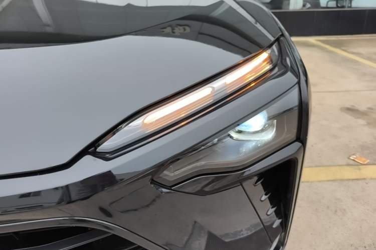 Used Nio ES8 2020 450 km Range 6-Seater Version Left Front Headlight