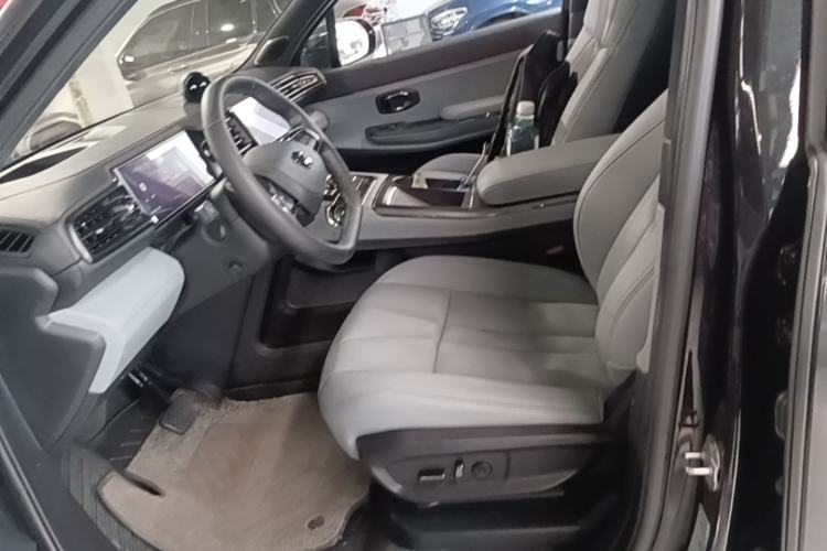 Used Nio ES8 2020 580 km Range Signature Edition Six-Seater Version Left Front Seat