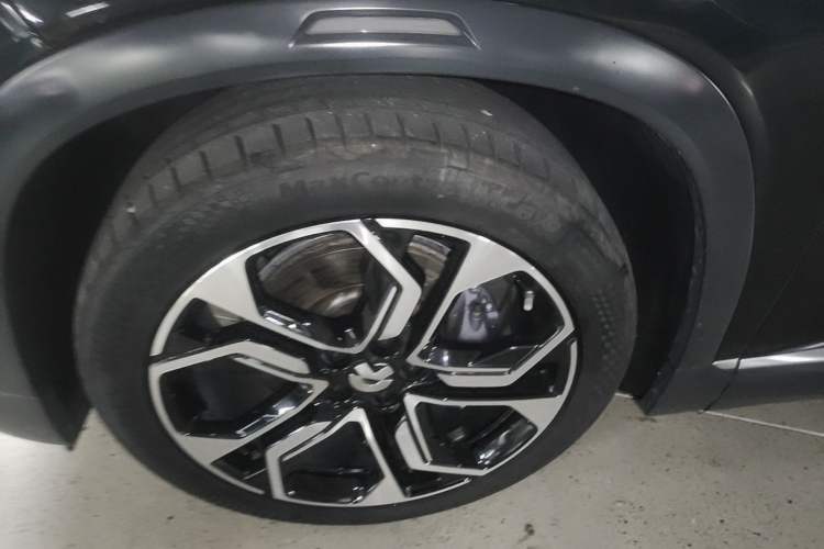 Used Nio ES8 2020 450 km Range 6-Seater Version Left Front Wheel Hub