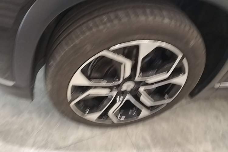 Used Nio ES8 2020 450 km Signature Edition 7-Seater Version Left Front Wheel Hub