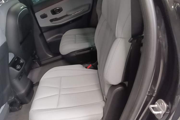 Used Nio ES8 2020 580 km Range Signature Edition Six-Seater Version Left Rear Seat