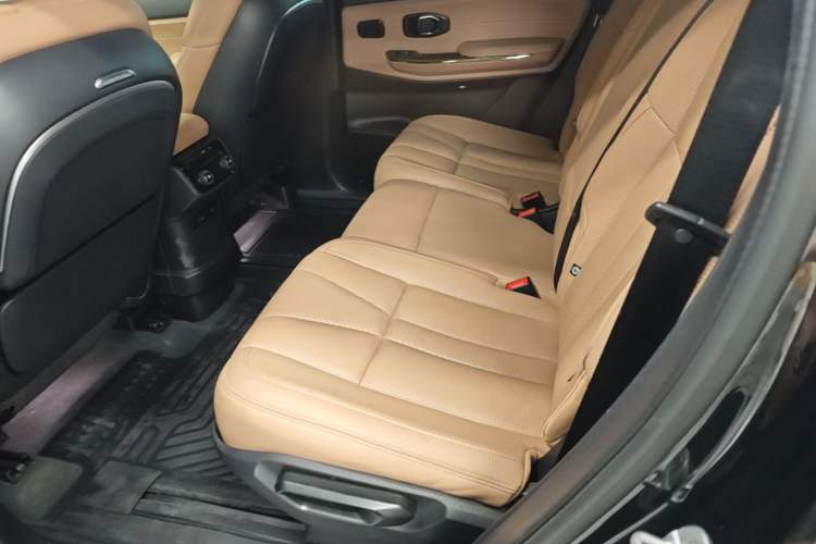 Used Nio ES8 2020 415 KM Signature Edition 7-Seater Version Left Rear Seat