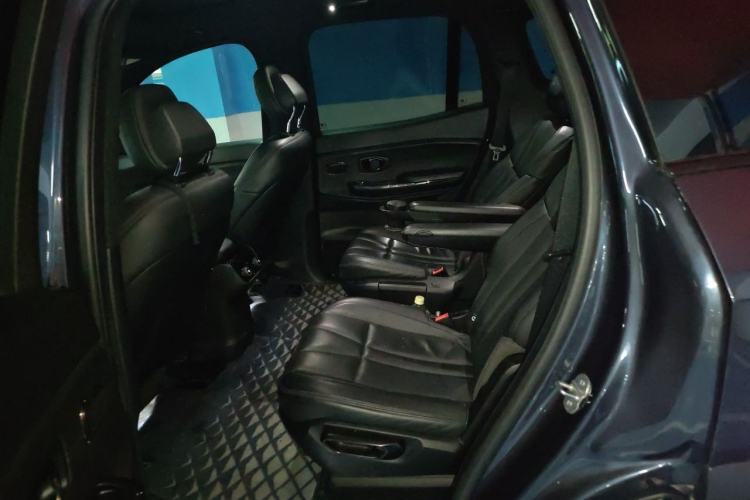 Used Nio ES8 2020 580 km Range Signature Edition Six-Seater Version Left Rear Seat