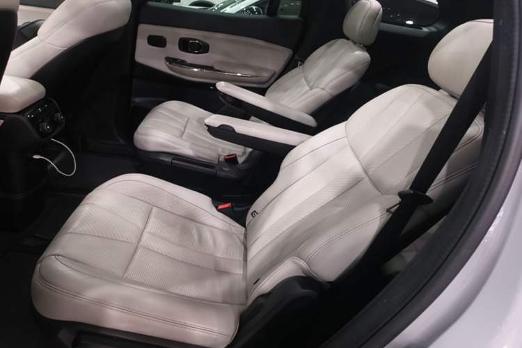 Used Nio ES8 2020 415 km Range 6-Seater Version Left Rear Seat