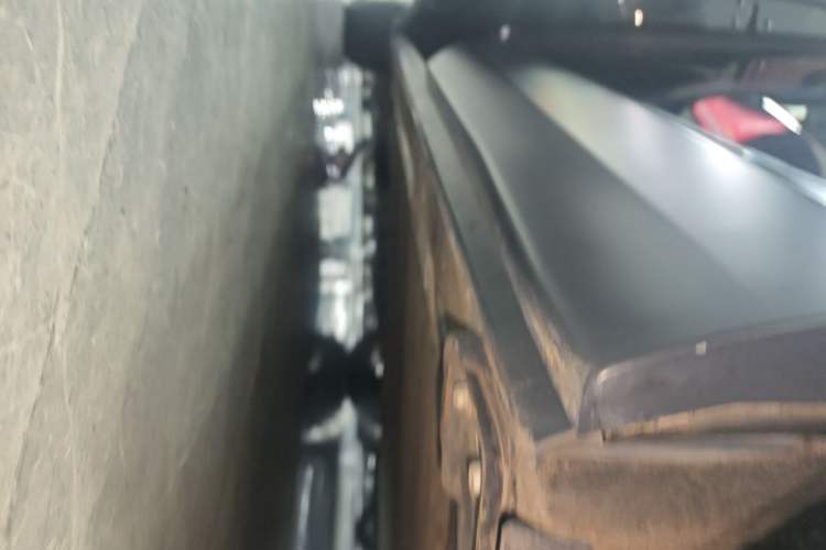 Used Nio ES8 2020 415 km Range 6-Seater Version Left Side Sill