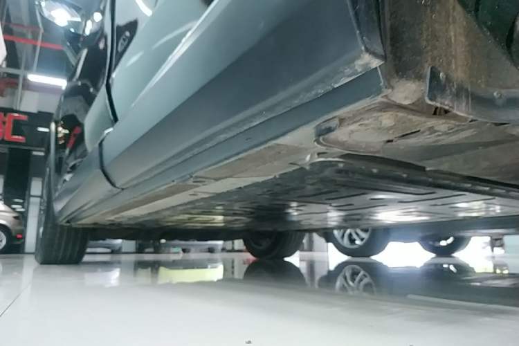 Used Nio ES8 2020 450 km Range 6-Seater Version Left Side Sill