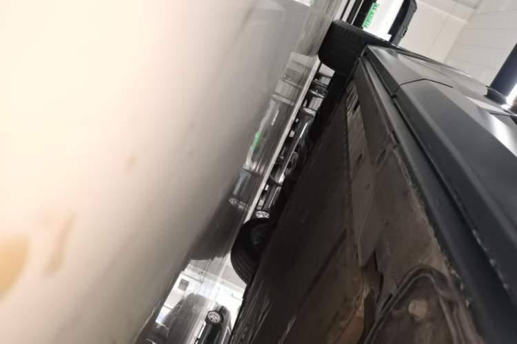 Used Nio ES8 2020 580 km Range Six-Seater Version Left Side Sill