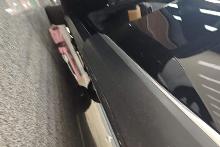 Used Nio ES8 2020 415 KM Signature Edition 7-Seater Version Left Side Sill