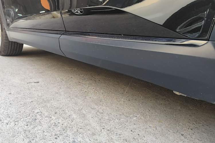 Used Nio ES8 2020 580 km Range Signature Edition Six-Seater Version Left Side Sill