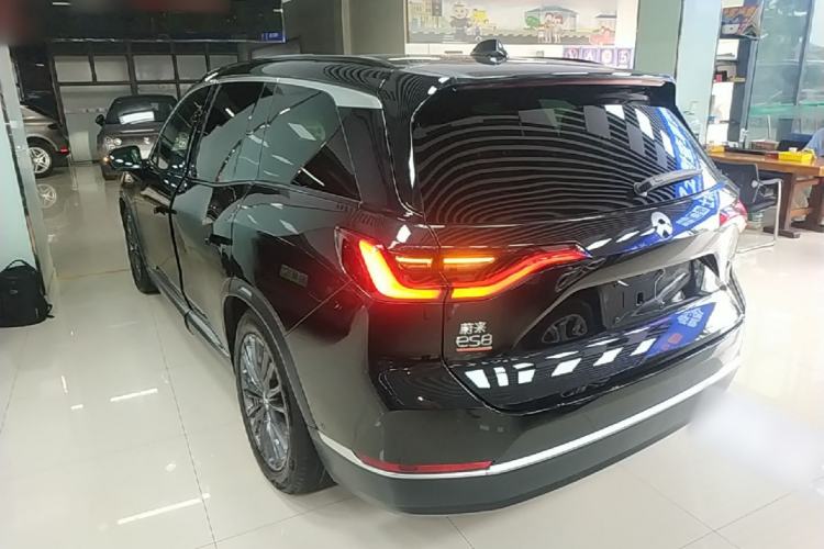 Used Nio ES8 2020 450 km Range 6-Seater Version Rear Left 45 Deg