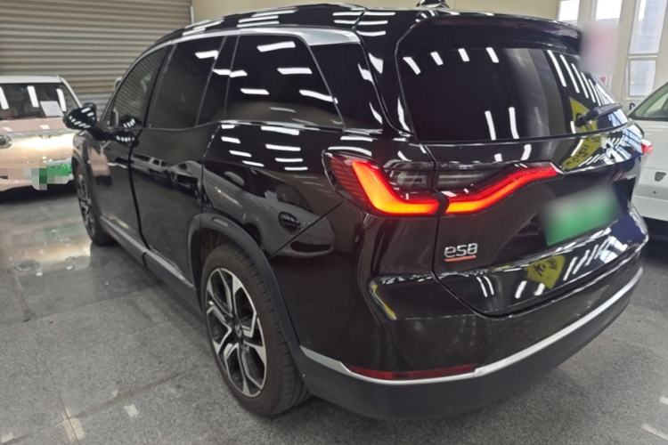 Used Nio ES8 2020 415 KM Signature Edition 7-Seater Version Rear Left 45 Deg