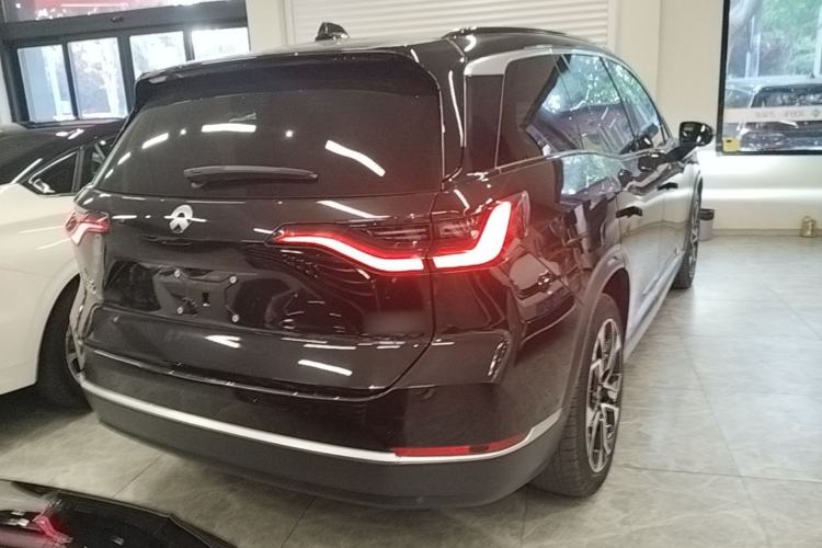 Used Nio ES8 2020 450 km Signature Edition 7-Seater Version Rear Right 45 Deg