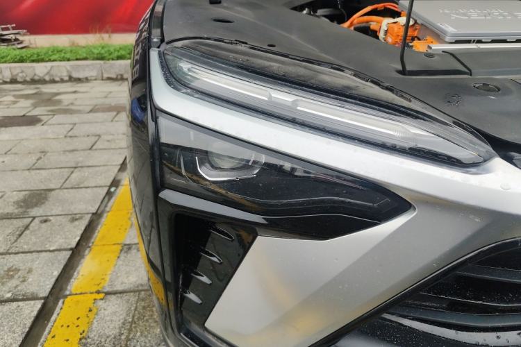 Used Nio ES8 2020 450 km Range 7-Seater Version Right Front Headlight