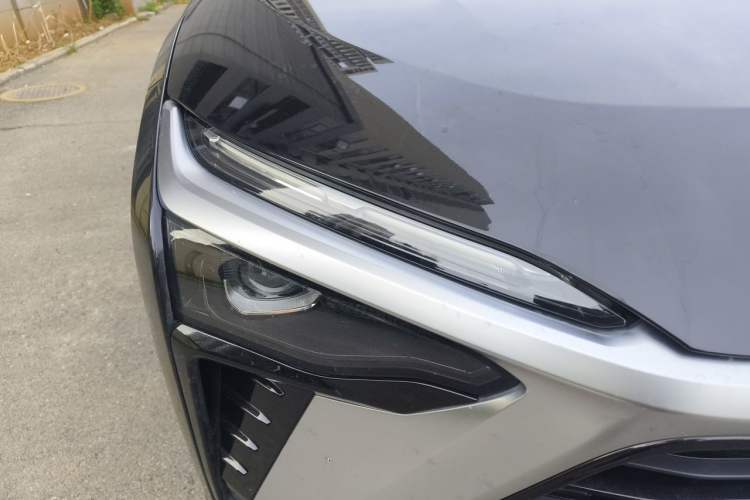 Used Nio ES8 2020 580 km Range Signature Edition Six-Seater Version Right Front Headlight