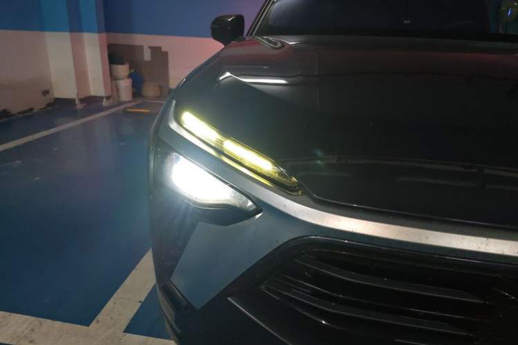 Used Nio ES8 2020 580 km Range Signature Edition Six-Seater Version Right Front Headlight