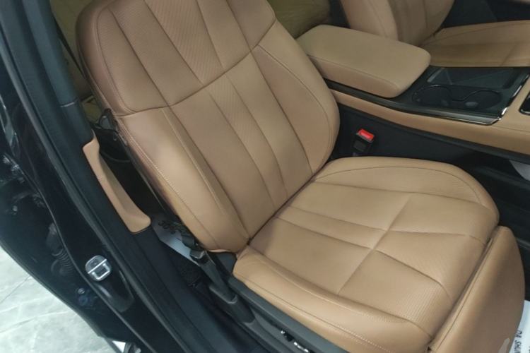 Used Nio ES8 2020 415 km Range 6-Seater Version Right Front Seat