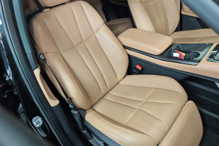Used Nio ES8 2020 580 km Range Six-Seater Version Right Front Seat