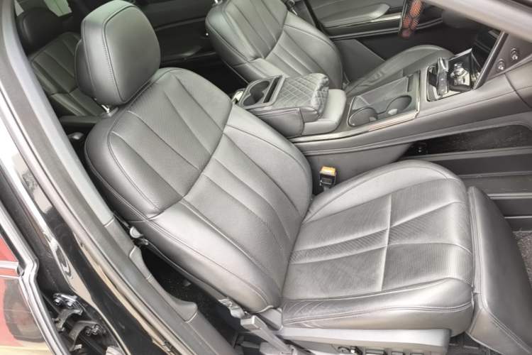 Used Nio ES8 2020 450 km Range 6-Seater Version Right Front Seat