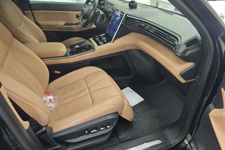 Used Nio ES8 2020 415 KM Signature Edition 7-Seater Version Right Front Seat