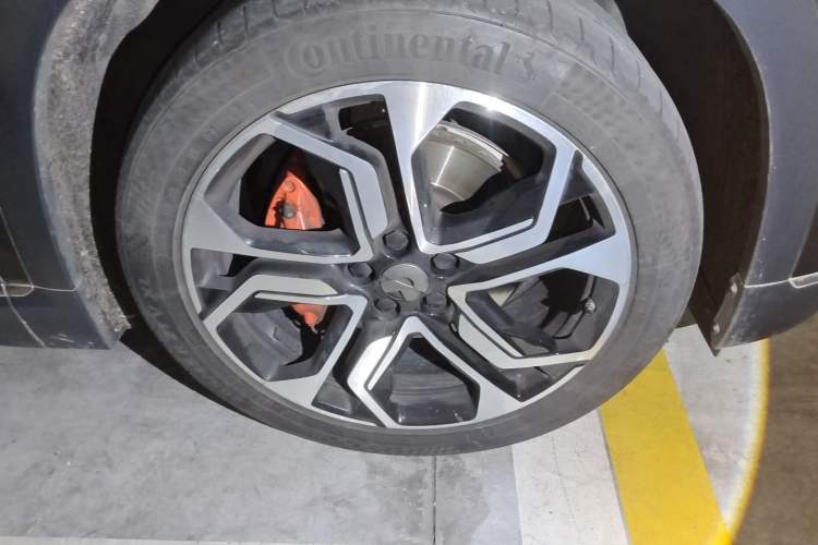Used Nio ES8 2020 580 km Range Six-Seater Version Right Front Wheel Hub