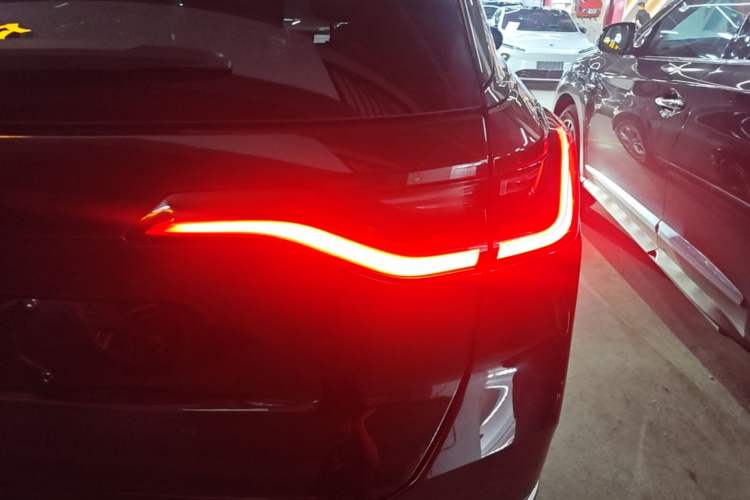 Used Nio ES8 2020 415 km Range 6-Seater Version Right Rear Taillight