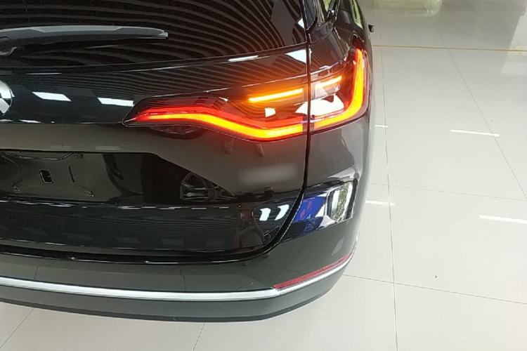 Used Nio ES8 2020 450 km Range 6-Seater Version Right Rear Taillight