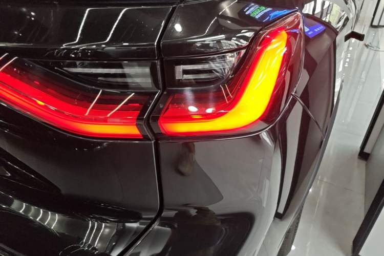 Used Nio ES8 2020 580 km Range Six-Seater Version Right Rear Taillight