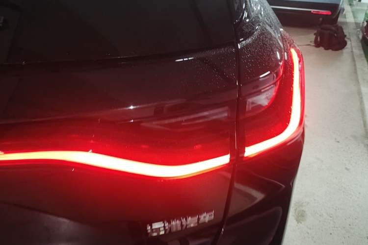 Used Nio ES8 2020 450 km Range 6-Seater Version Right Rear Taillight