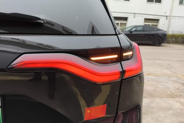 Used Nio ES8 2020 450 km Range 6-Seater Version Right Rear Taillight