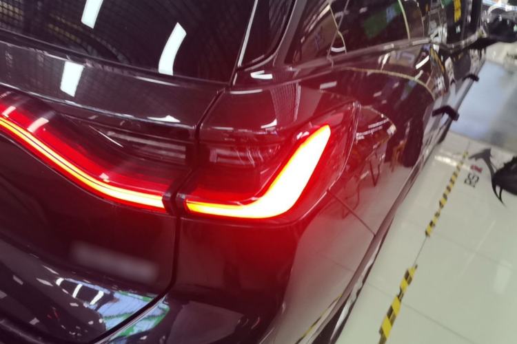 Used Nio ES8 2020 580 km Range Six-Seater Version Right Rear Taillight