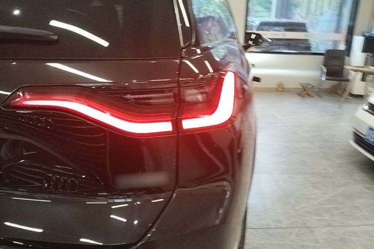 Used Nio ES8 2020 450 km Signature Edition 7-Seater Version Right Rear Taillight