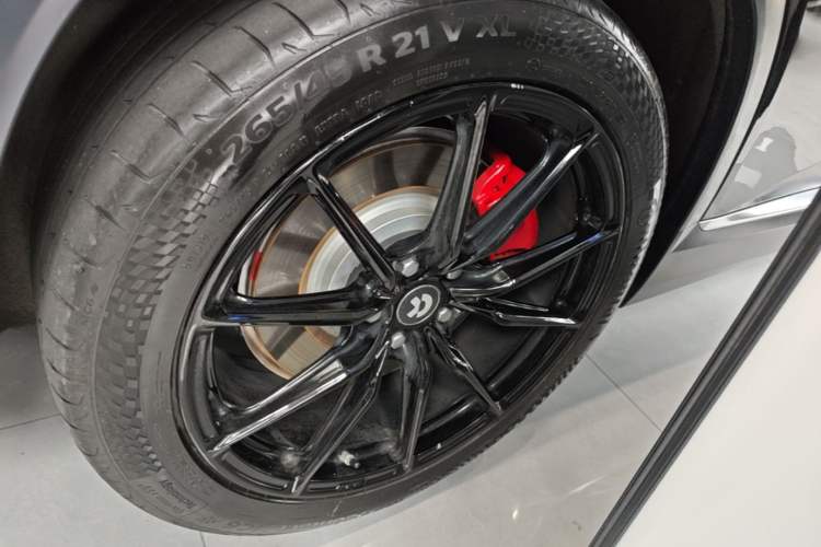 Used Nio ES8 2020 580 km Range Six-Seater Version Right Rear Wheel Hub