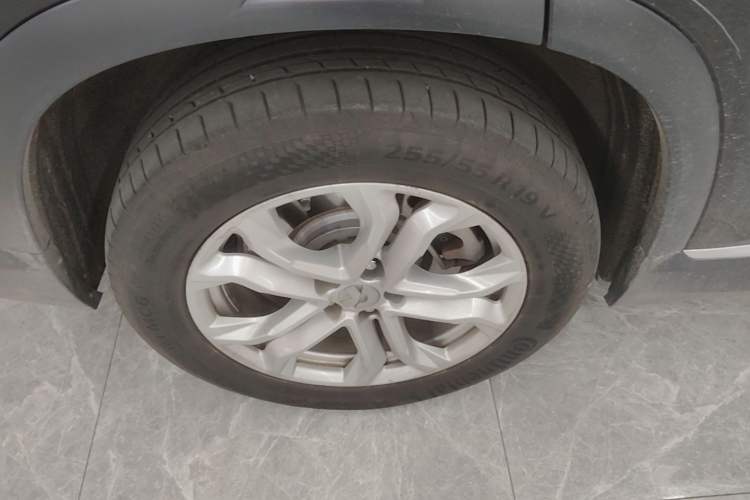 Used Nio ES8 2020 450 km Range 6-Seater Version Right Rear Wheel Hub